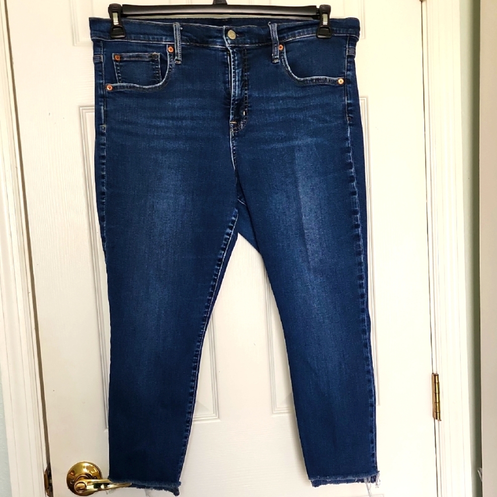 GAP WOMAN'S SKINNY JEANS